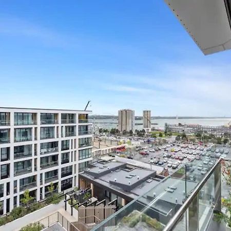 Sleek Modern Studio With Balcony Auckland Eksteriør billede