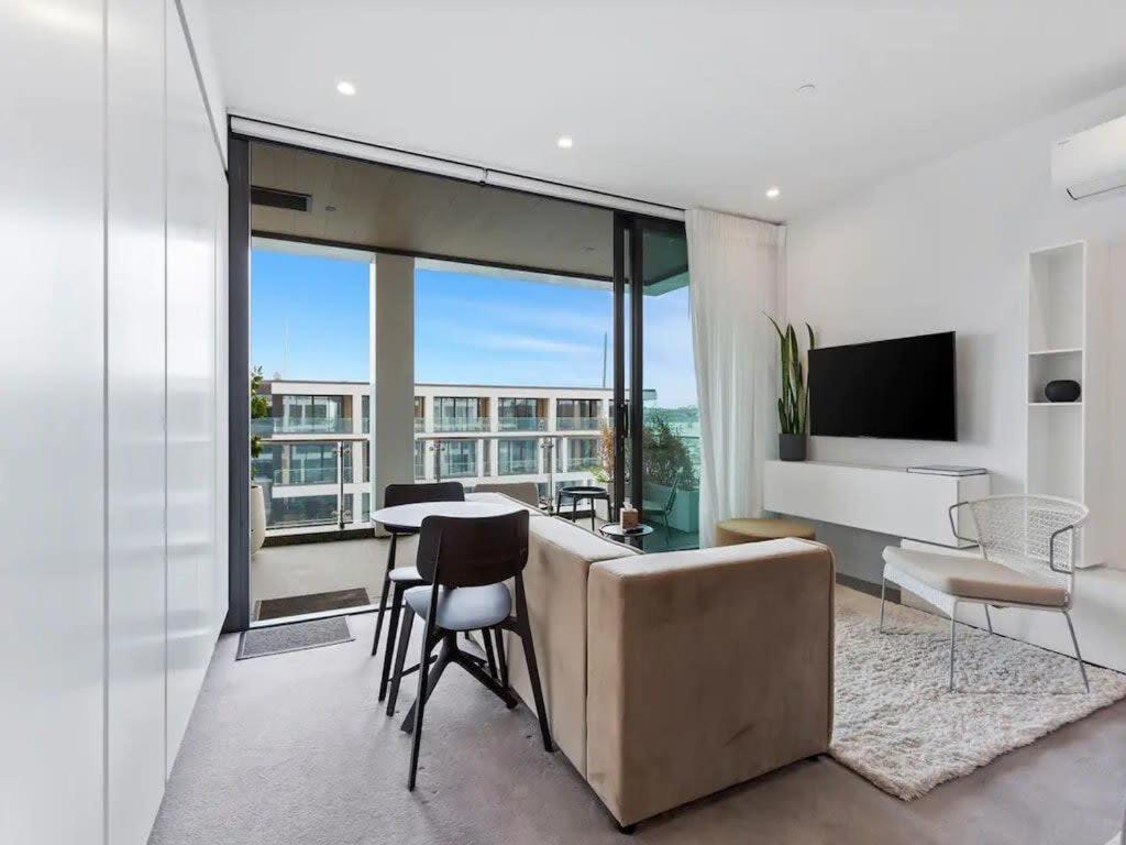 Sleek Modern Studio With Balcony Auckland Eksteriør billede